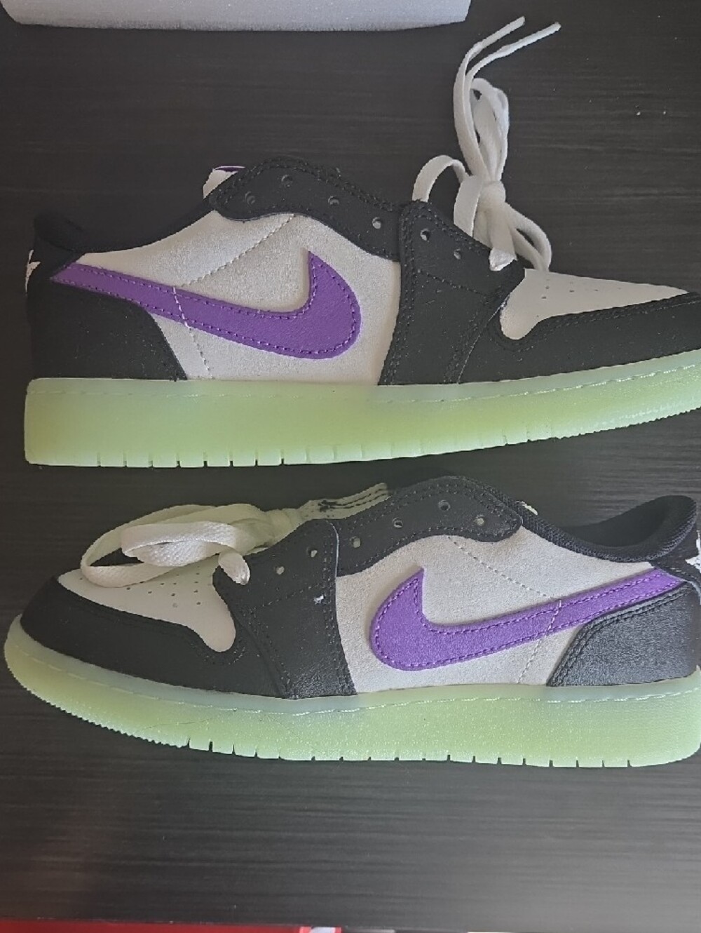 Nike Jordan "Glow In The Dark" Size 6 Youth-7.5 Women NEW - Picture 2 of 10